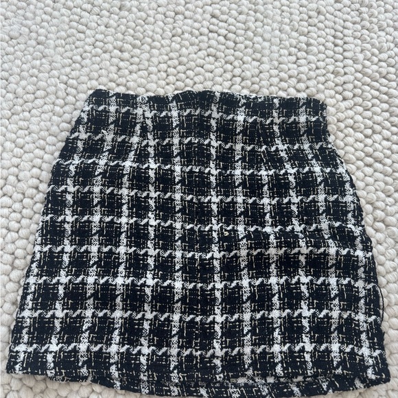 H&M Black and White Mini Pencil Skirt - Picture 2 of 3